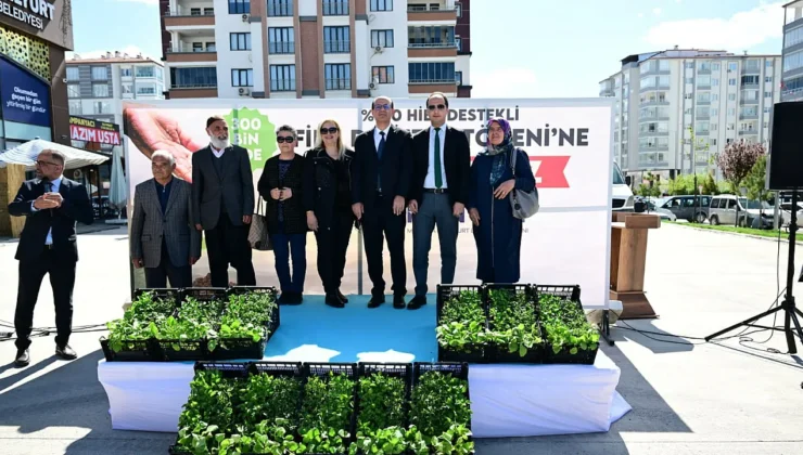 Yeşilyurt’ta Üreticilere 300 Bin Sebze Fidesi Desteği