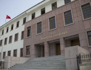 Malatya’da Şiddetli Dolu: 9 İlçe ve Yüzlerce Mahallede Kayısı Bahçeleri Zarar Gördü