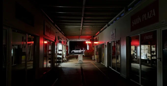 Malatya Geçici Ticaret Merkezi’nde Elektrik Kesintisi Esnafı Vurdu