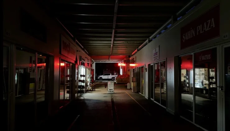 Malatya Geçici Ticaret Merkezi’nde Elektrik Kesintisi Esnafı Vurdu