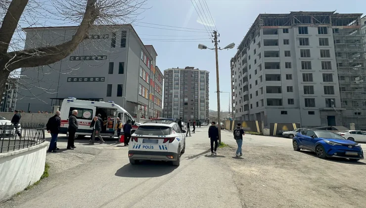Malatya’da Okul Çıkışı Kavga! 5 Liseli Bıçakla Yaralandı