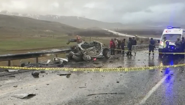 Malatya’da Feci Kaza: Otomobil Tırla Çarpıştı, 3 Can Kayboldu, 1 Yaralı