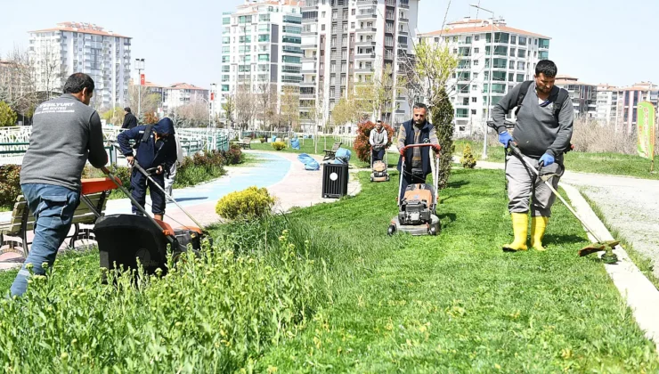 Yeşilyurt Parkları Yaz Hazırlığıyla Yenileniyor