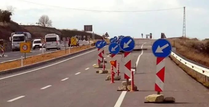 Karayollarında Yapım ve Bakım Çalışmaları Trafiği Etkiliyor
