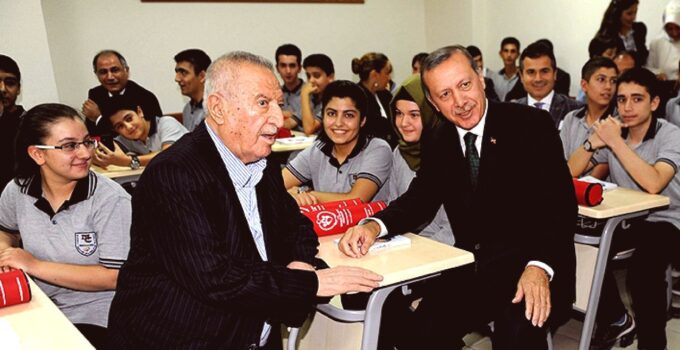 Tekstil Sektörünün Duayen İsmi Mahmut Çalık Vefat Etti