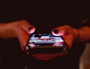 Yunanistan’da Sosyal Medya Kullanımına 15 Yaş Sınırı Geliyor