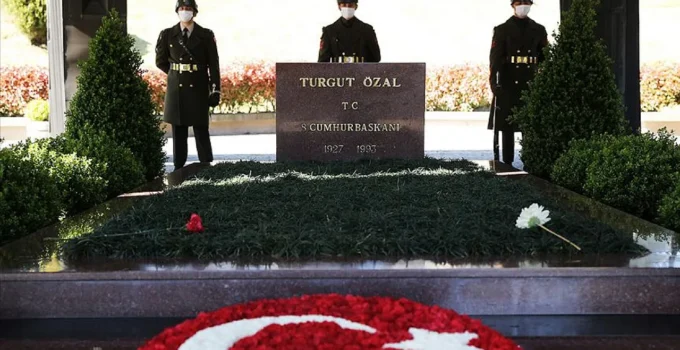 Turgut Özal Vefatının 33. Yılında Anıldı