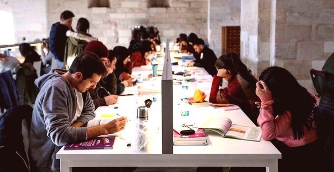Üniversiteler Yeni Bölümlerle Güçleniyor: Tarımsal Teknolojiler ve Dijitalleşme Öne Çıkıyor