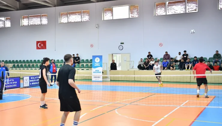 Yeşilyurt Ayak Tenisi Turnuvası Başladı: 70 Bin TL Ödül Dağıtılacak