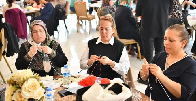 Yeşilyurt’ta Kadınlar Örgüde Hünerlerini Sergiledi