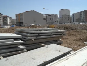 Niyazi Mısri Caddesi’nde Yol Kapanma Endişesi: Esnaf ve Mahalle Sakinleri Mağdur Olacak