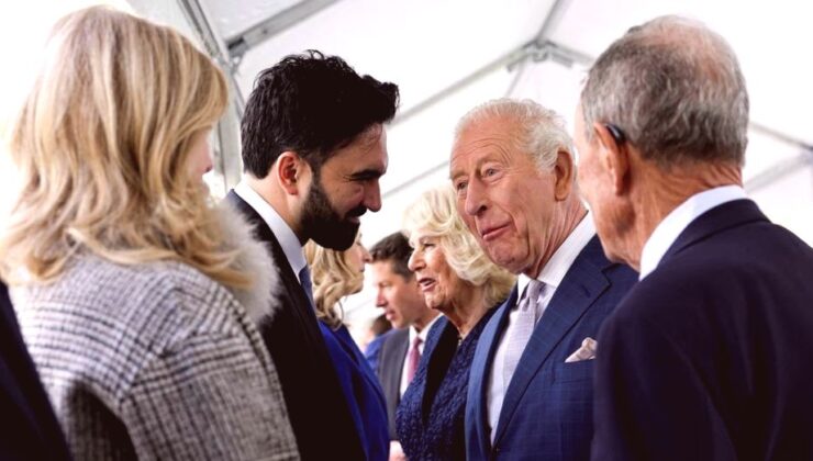 New York Belediye Başkanı, İngiltere Kralı Charles’tan Kuh-i Nur Elması’nı Hindistan’a İade Etmesini Talep Etti