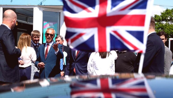 İngiltere Yerel Seçimleri: İki Partili Sisteme Sarsıcı Darbe, Reform UK Lider Sahneye Çıktı