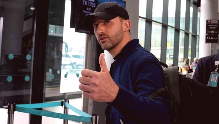 Domenico Tedesco’ya Almanya’da Sürpriz Karşılama: Taraftarlar Havaalanındaydı