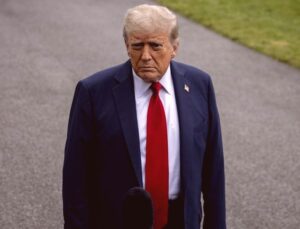 Trump’tan Avrupa’ya Yeni Gümrük Tehdidi: Otomobil ve Kamyonlara Yüzde 25 Tarife Geliyor