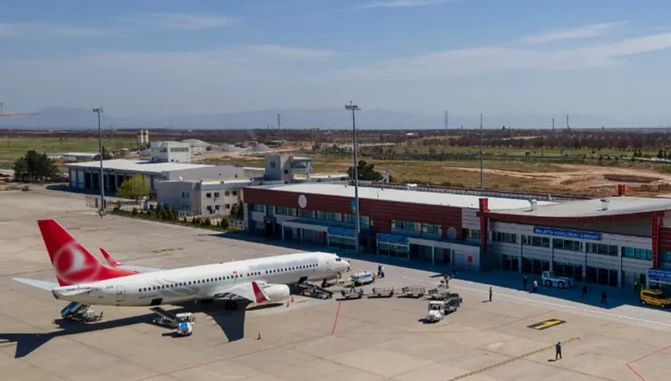 Türkiye Gümrüklerinde Dijital Devrim: Kağıt İşlemler Son Buluyor