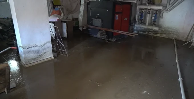 Malatya’da Yağmurla Gelen Kabus: Sağlık Apartmanı Bodrumu Kanalizasyona Teslim