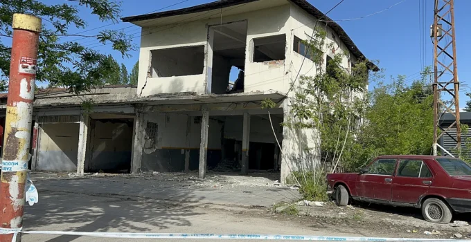 Malatya Sanayi Sitesi’nde Kontrolsüz Söküm Kısmi Çökme ve Panik Yarattı