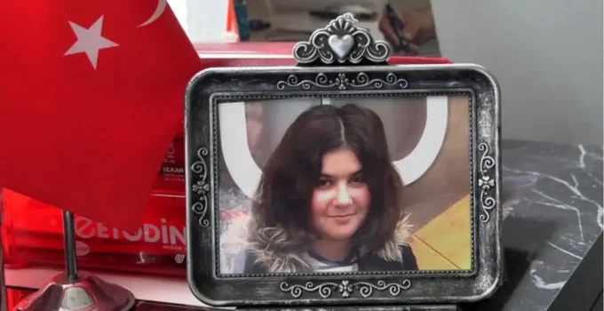 Rabia Naz Davasında Sekiz Yıl Sonra Çarpıcı İddialar: Çanta Sonradan mı Konuldu?