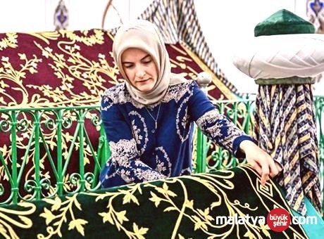 Bursa’daki tarihi türbelerde puşide yenileme çalışmaları tamamlandı