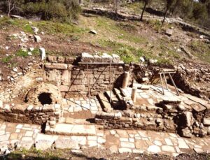 Aspendos Antik Kenti’nde 2 bin yıllık Tiyatro Caddesi gün yüzüne çıkarıldı
